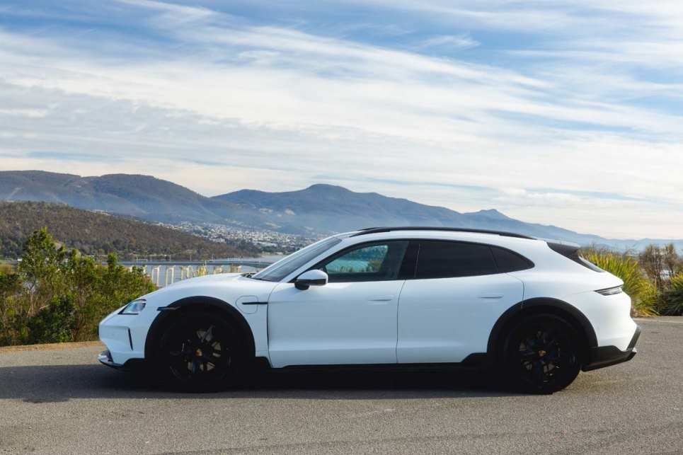 2024 Porsche Taycan 4 Cross Turismo I Design