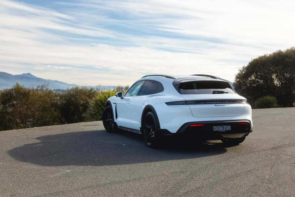 2024 Porsche Taycan 4 Cross Turismo I Design