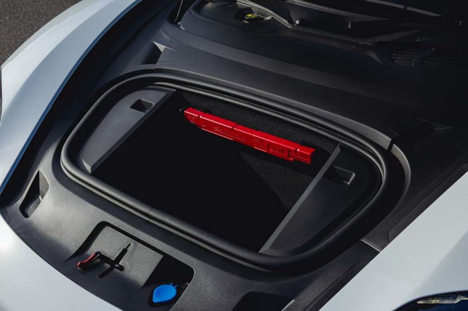2024 Porsche Taycan 4 Cross Turismo I Practicality