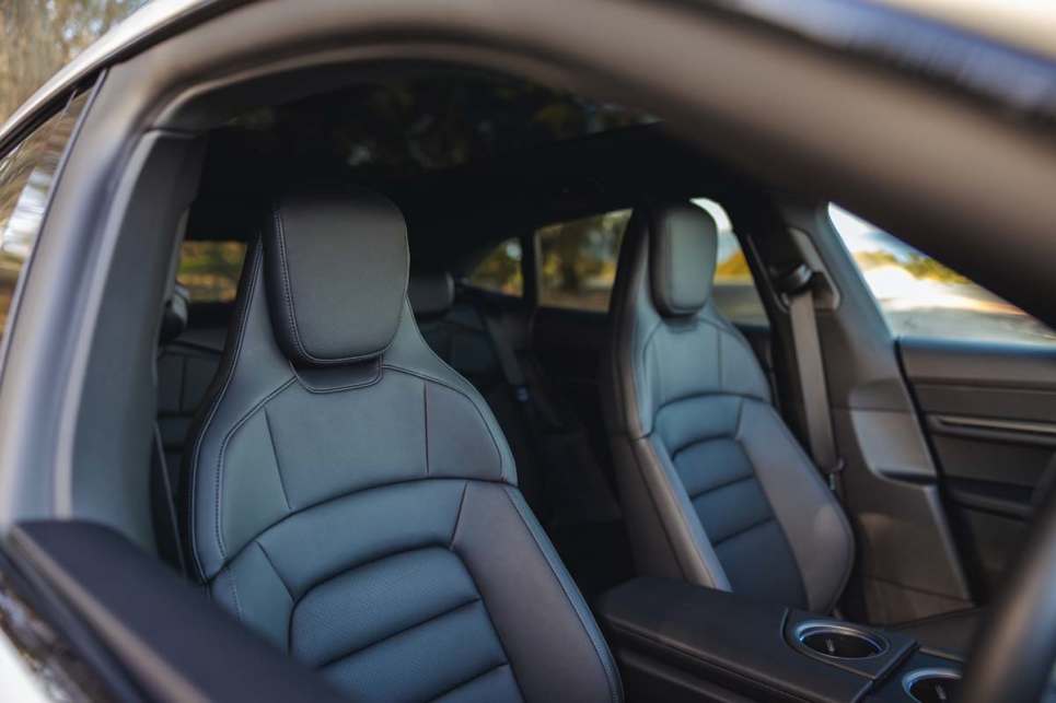 2024 Porsche Taycan 4 Cross Turismo I Practicality