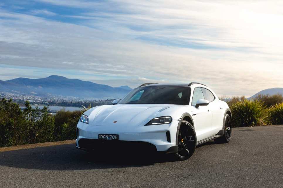 2024 Porsche Taycan 4 Cross Turismo I Design