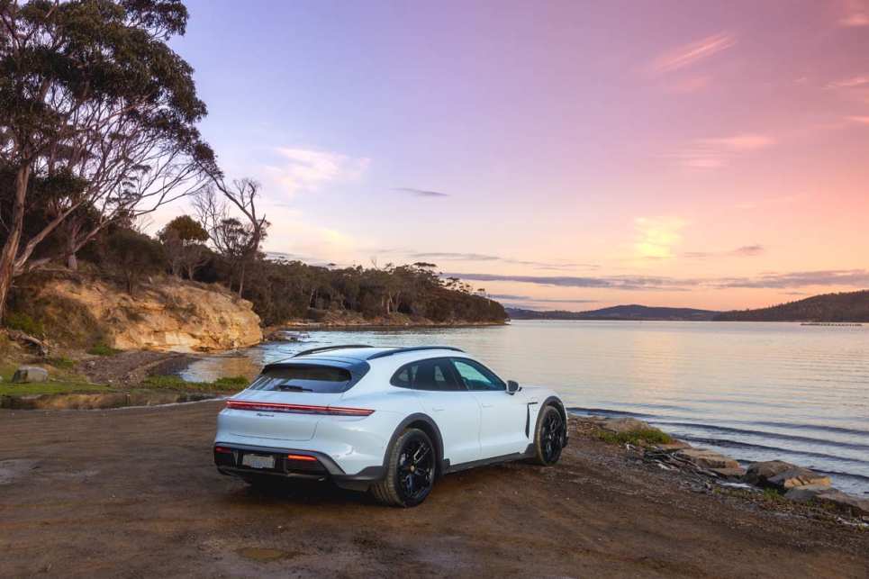 2024 Porsche Taycan 4 Cross Turismo I Driving