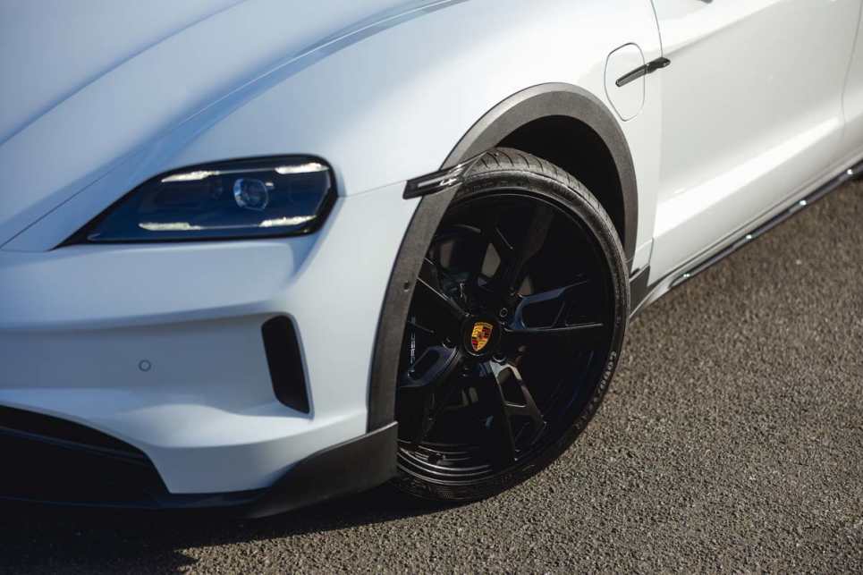 2024 Porsche Taycan 4 Cross Turismo I Price and features
