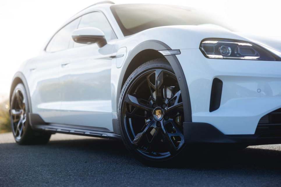 2024 Porsche Taycan 4 Cross Turismo I Design