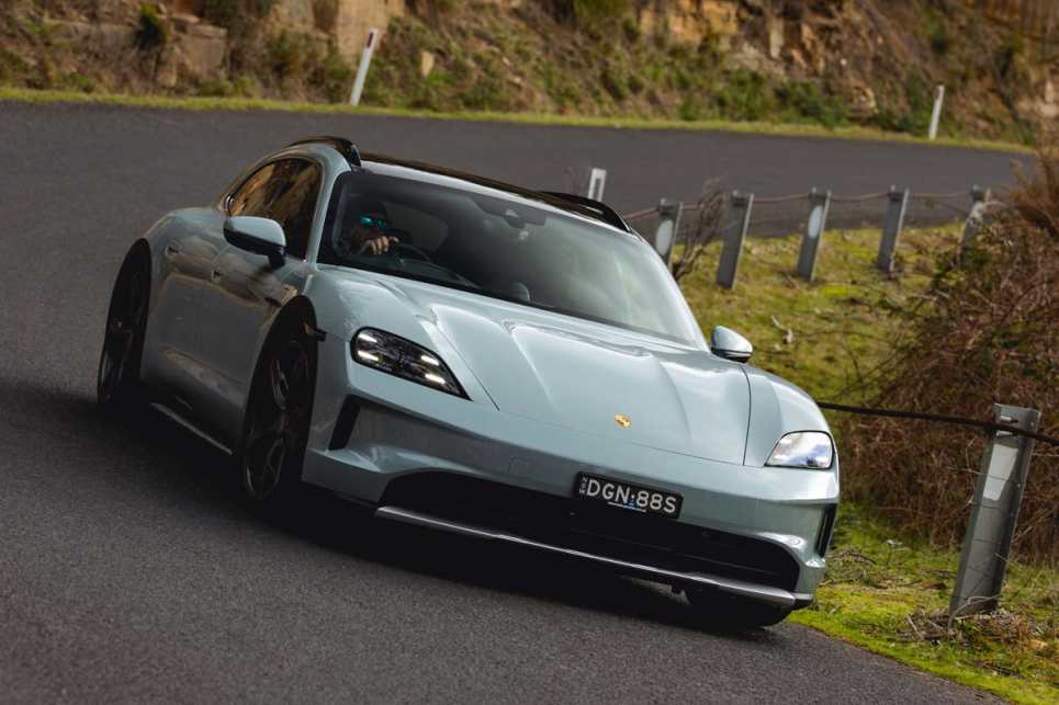 2024 Porsche Taycan 4S Cross Turismo I Driving