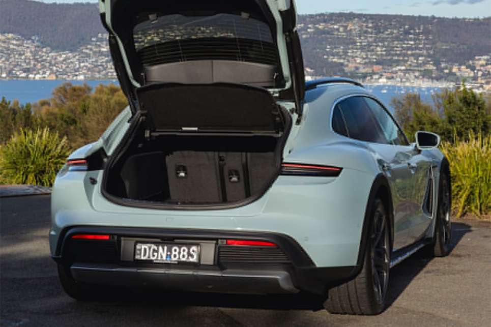 2024 Porsche Taycan 4S Cross Turismo I Practicality