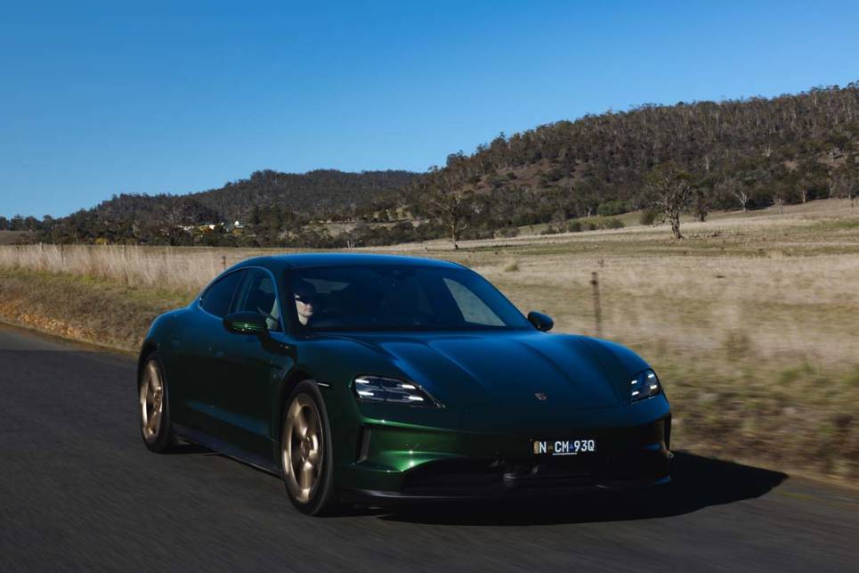 2024 Porsche Taycan 4S I Driving