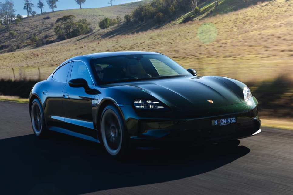2024 Porsche Taycan 4S I Driving
