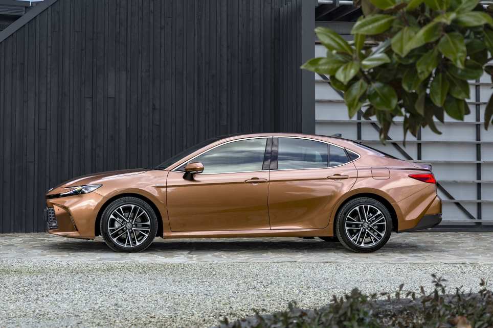 2025 Toyota Camry SL