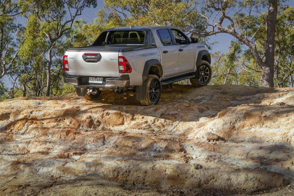 2024 Toyota Hilux Rogue V-Active I Driving