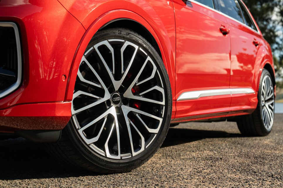 2025 Audi SQ7