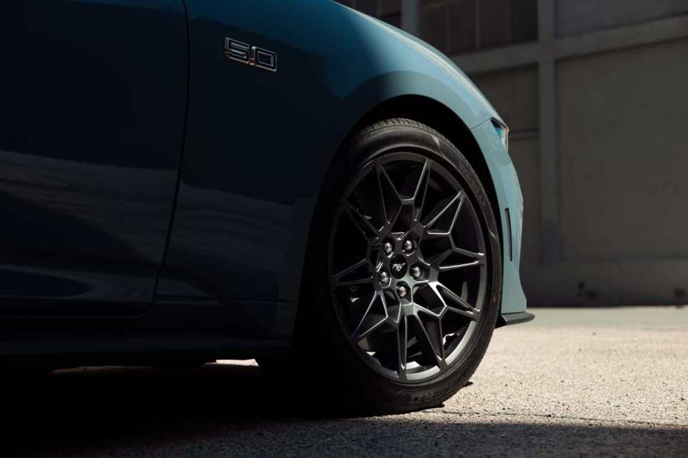 2025 Ford Mustang GT Fastback I Price and features