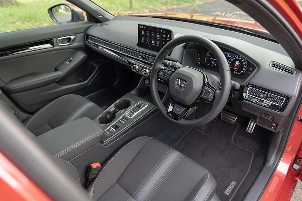 2025 Honda Civic e:HEV L (image: Sam Rawlings)