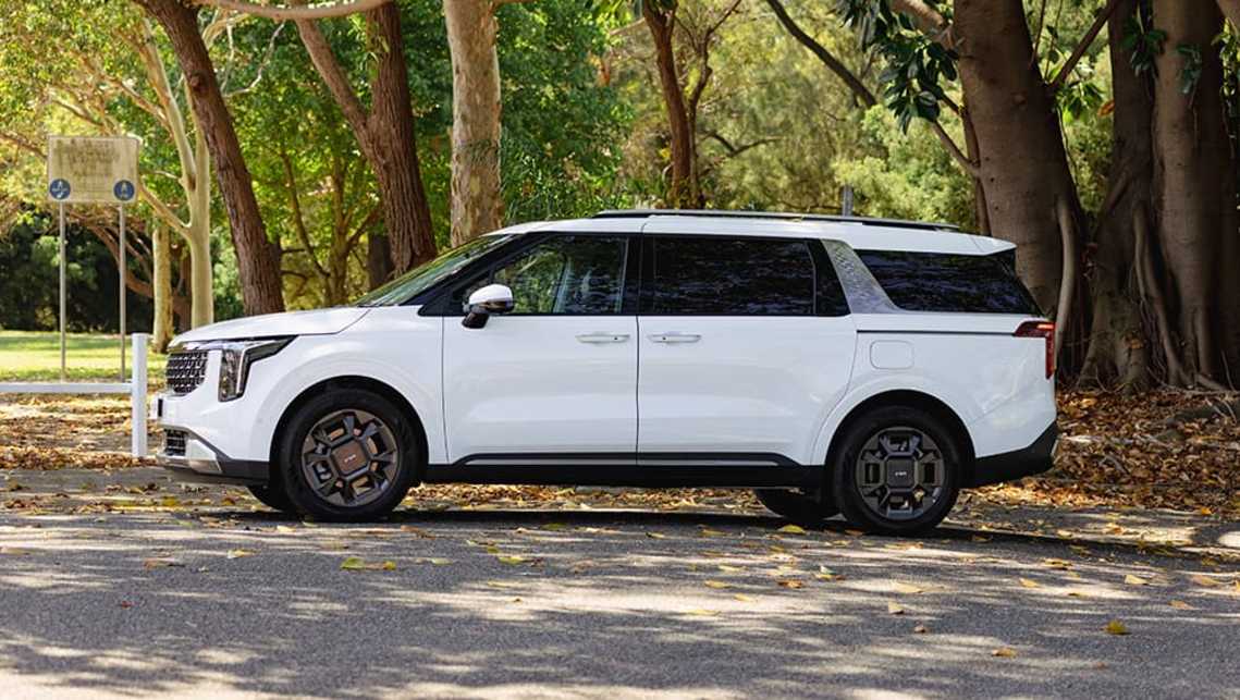 2025 Kia Carnival GT-Line (image: Dean McCartney)