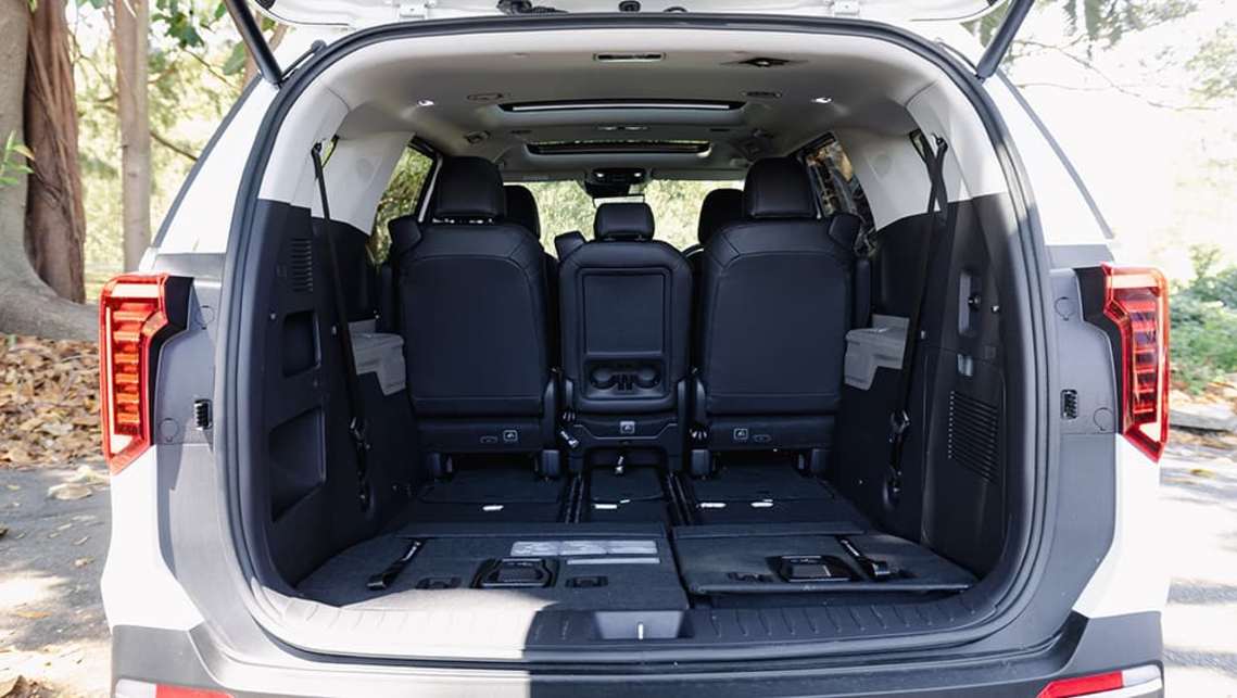 2025 Kia Carnival GT-Line (image: Dean McCartney)