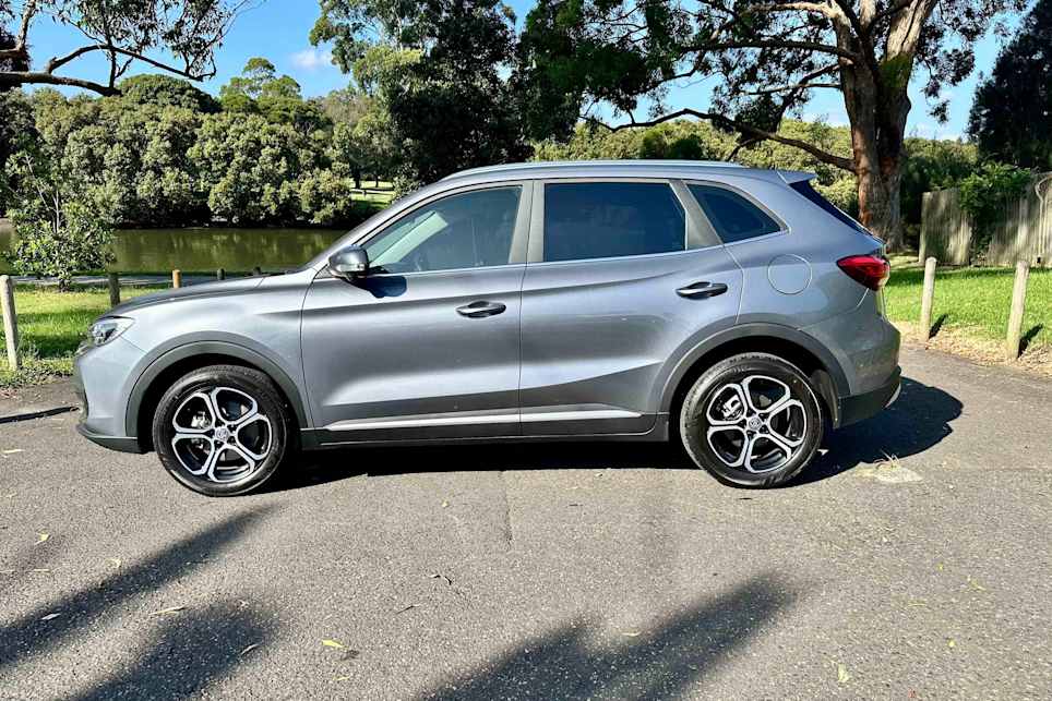 2025 MG ZS