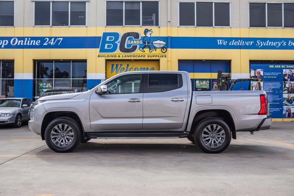 2025 Mitsubishi Triton GLS Dual Cab I Driving