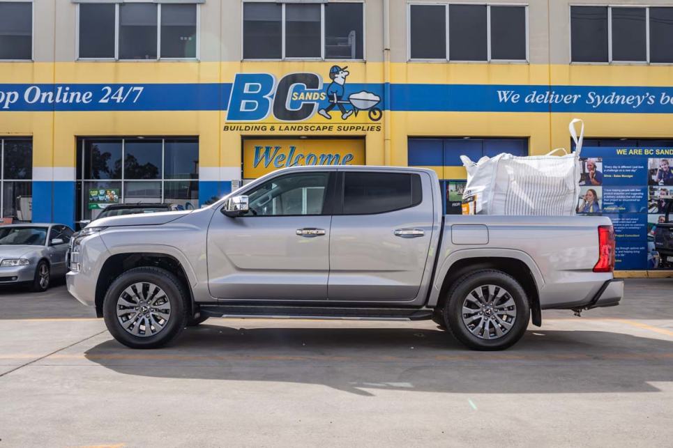 2025 Mitsubishi Triton GLS Dual Cab I Driving