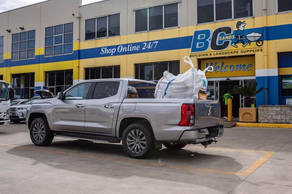2025 Mitsubishi Triton GLS Dual Cab I Driving