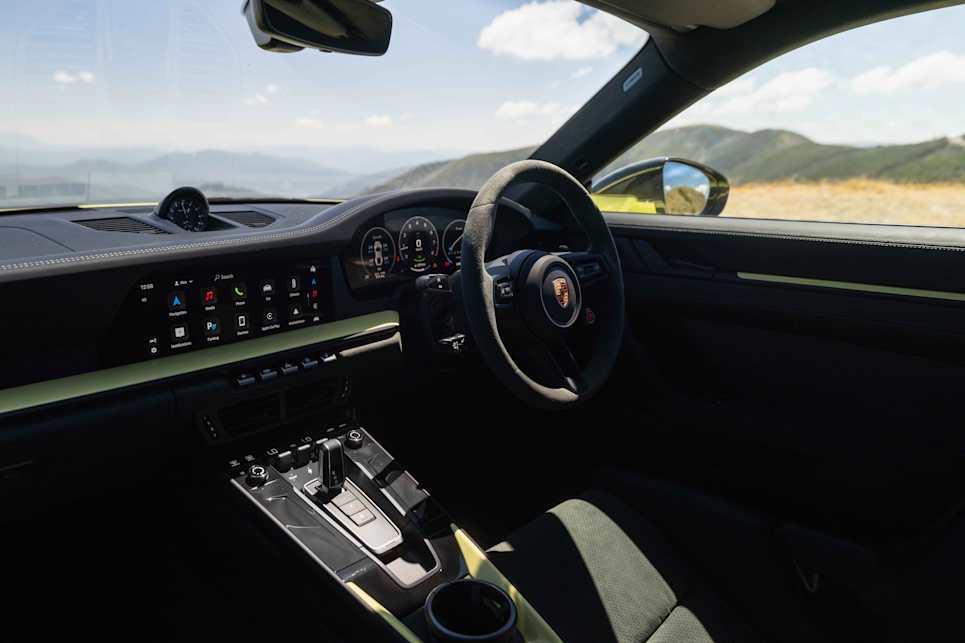 2025 Porsche 911