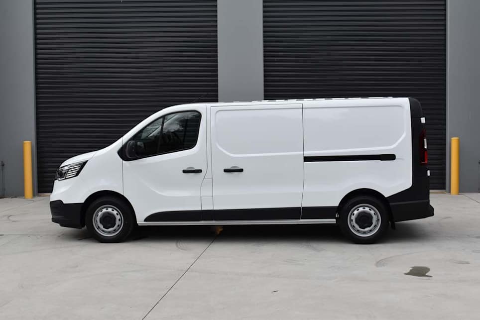 2025 Renault Trafic Pro LWB automatic