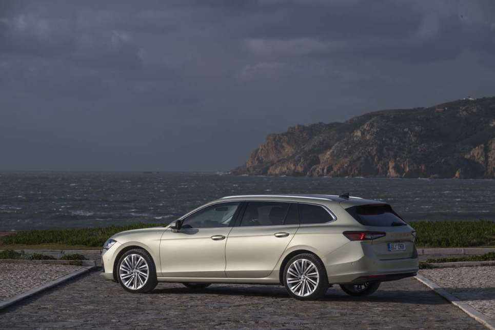2025 Skoda Superb.