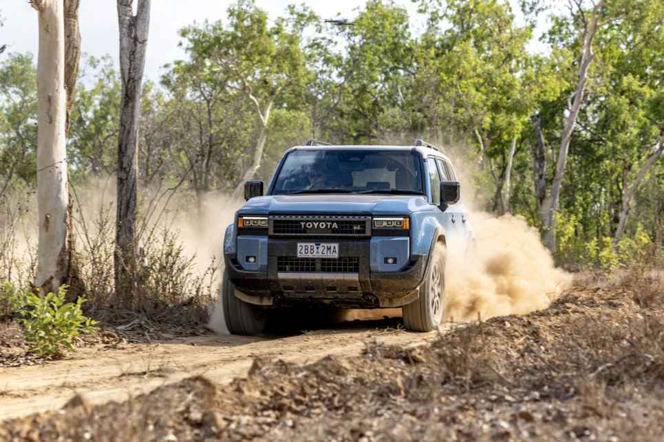 2025 Toyota LandCruiser Prado Altitude I Driving