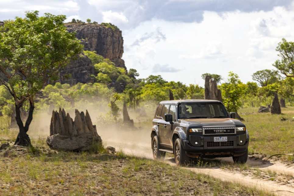 2025 Toyota LandCruiser Prado GX I Driving