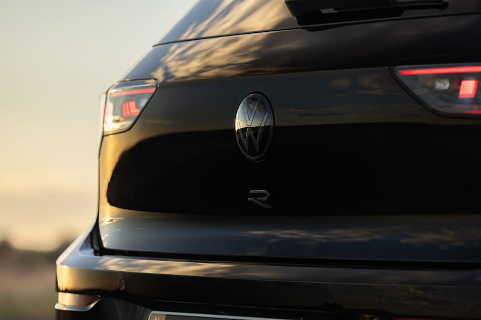 2025 Volkswagen Golf R Black Edition