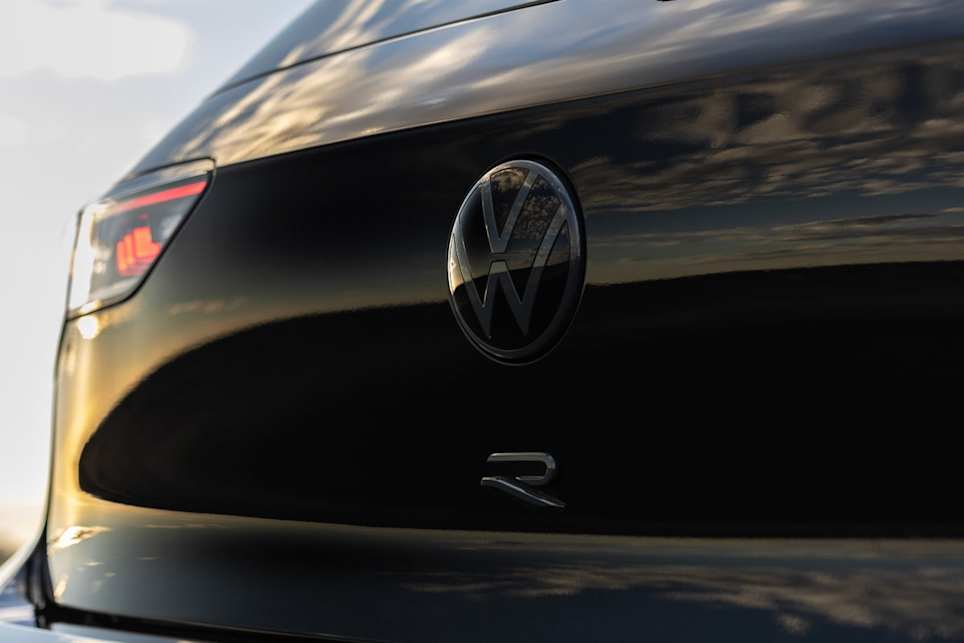 2025 Volkswagen Golf R Black Edition