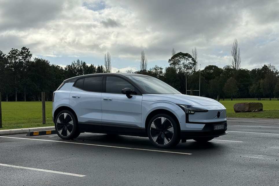 2025 Volvo EX30 Twin Motor Performance Ultra I Design