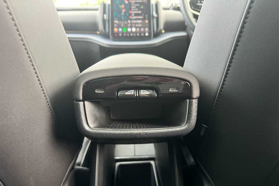 2025 Volvo EX30 Twin Motor Performance Ultra I Practicality