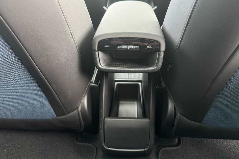 2025 Volvo EX30 Twin Motor Performance Ultra I Practicality