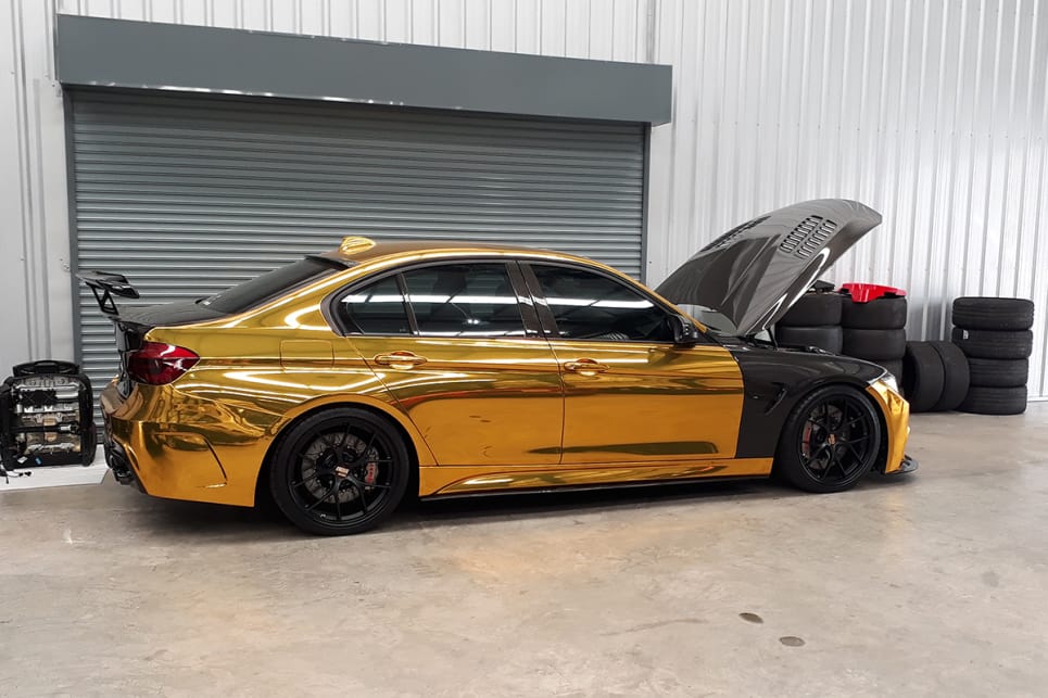 This BMW M3 with a golden wrap has more carbon bits than you can count.
