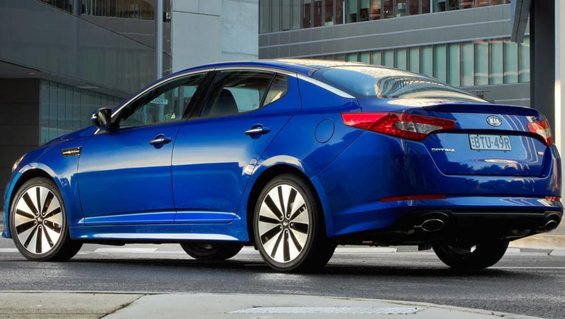 Kia Optima темно синяя