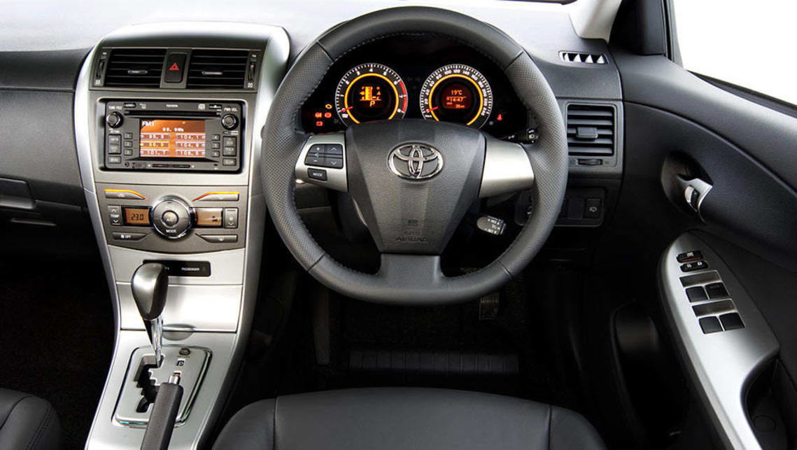 Toyota Corolla Ultima interior 2007