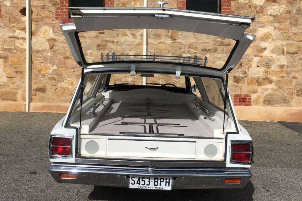 The roof from a VG wagon has been grafted to a C-pillar from a VG sedan, with the rear window design based on the VG VIP sedan.