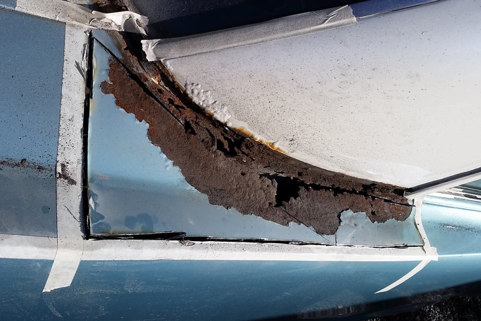 Fix rust outlet on car