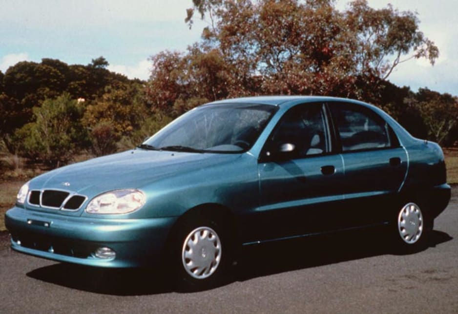 1997 Daewoo Lanos sedan