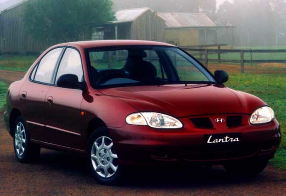 1999 Hyundai Lantra SE sedan