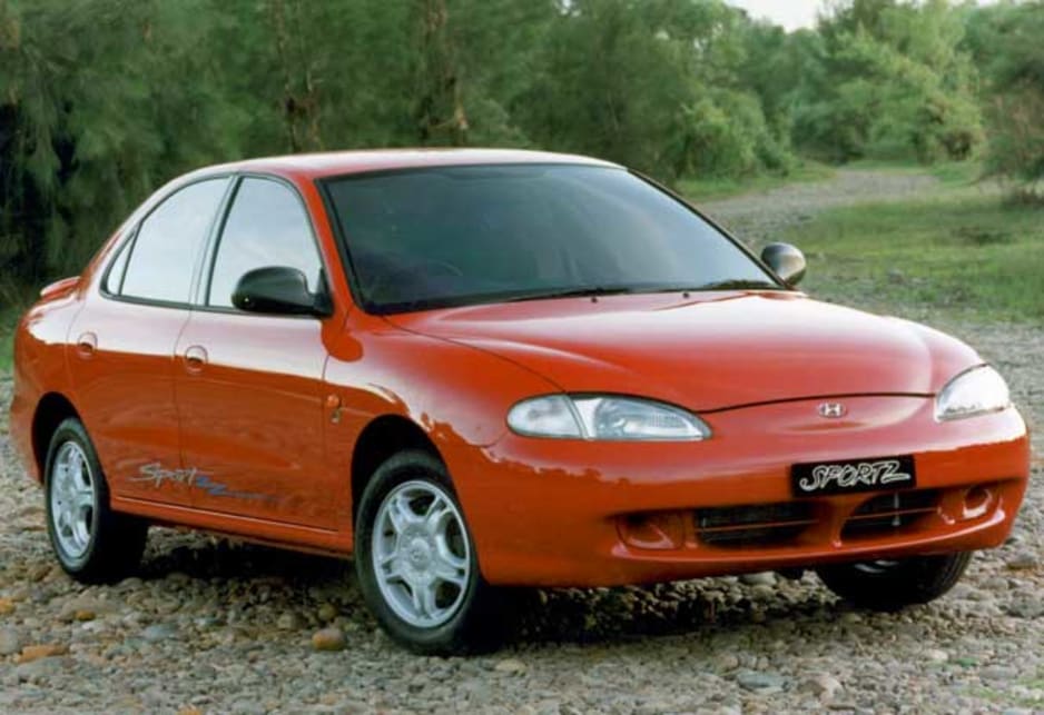 1998 Hyundai Lantra Sportz sedan