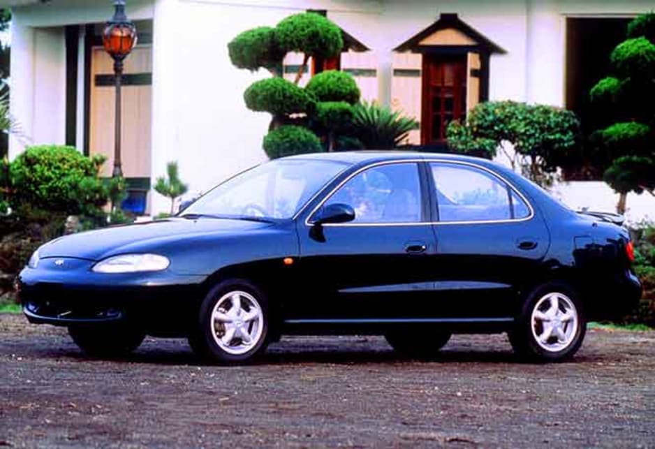 1995 Hyundai Lantra sedan 