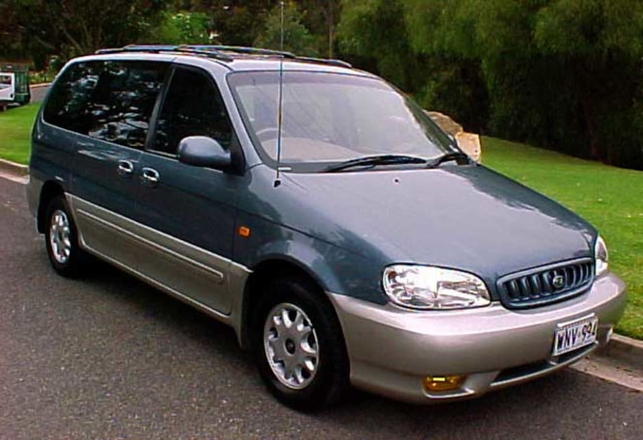 Used Kia Carnival review 19992003 CarsGuide