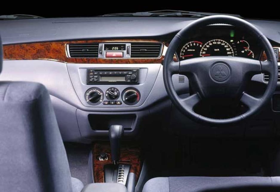 2002 Mitsubishi Lancer sedan