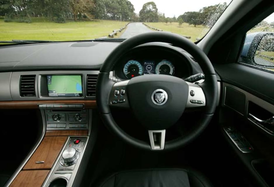 Jaguar XF Diesel - steering