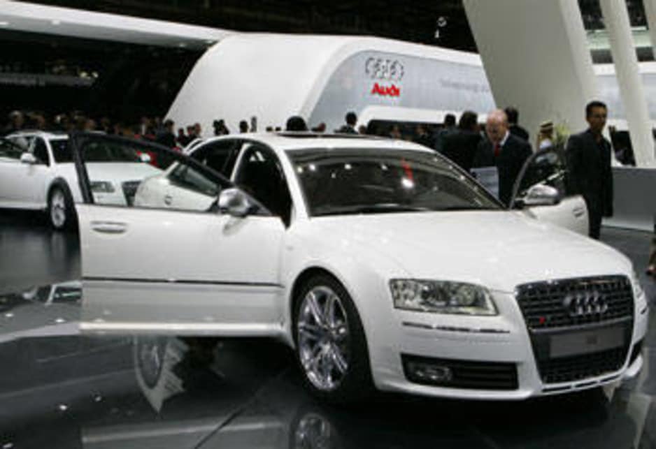 2008 Paris Motor Show: Audi S8