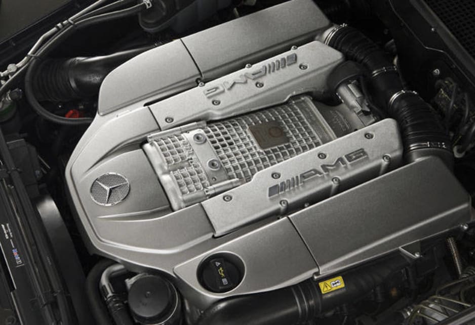 The G350's so-called BlueTEC's catalytic converter uses the urea liquid AdBlue for exhaust gas after treatment. 