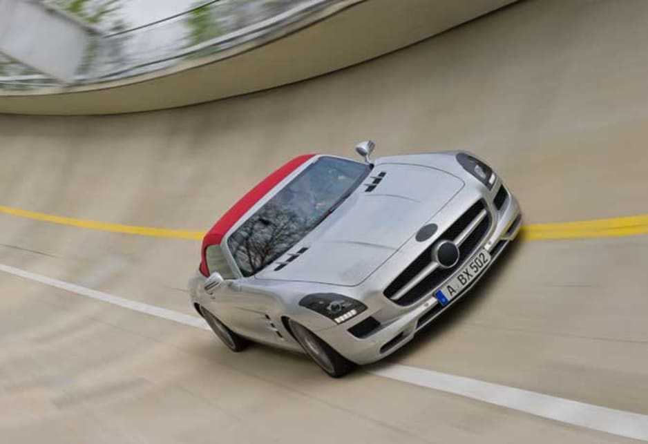 Mercedes-Benz SLS AMG Rosdster