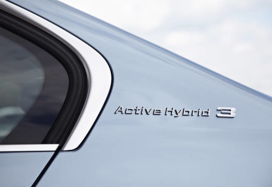 The ActiveHybrid 3 features BMW's 225kW/400Nm twin turbo 3.0-litre petrol straight six, together with a 40kW/210Nm electric motor, for a combined system output of 250kW and 450Nm - 25KW more power and 50Nm more torque than the 335i on which it is based. 