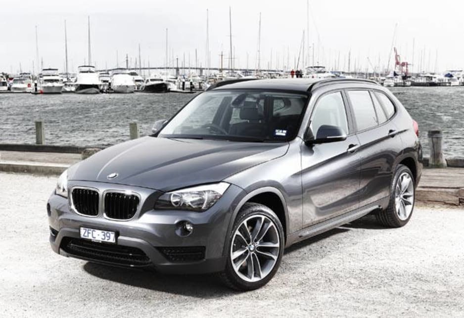 Like the X3 it has shed some of its unpainted, plastic cladding, or more specifically it has been disguised with silver-coloured embellishments at the front, back and sides to alleviate the effect. The side indicator lights have also been integrated into the side mirrors.